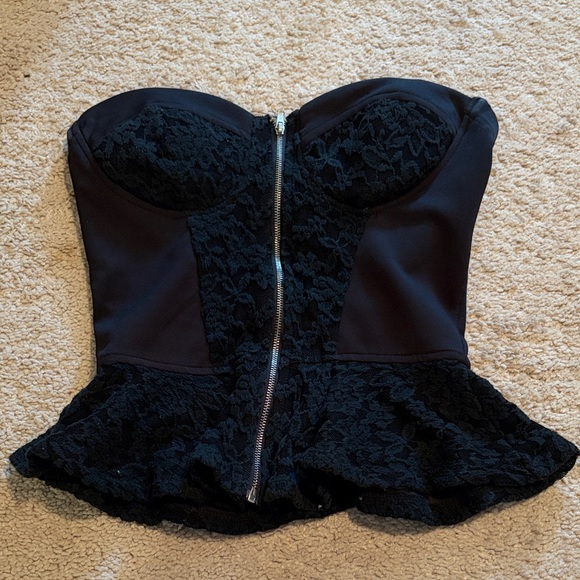 Lot of Nine Going Out Summer Tops (Sized XS and Small) - Picture 16 of 16